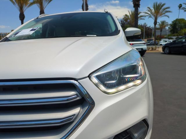 Used 2018 Ford Escape Titanium w/ Ford Safe & Smart Package FWD image 10