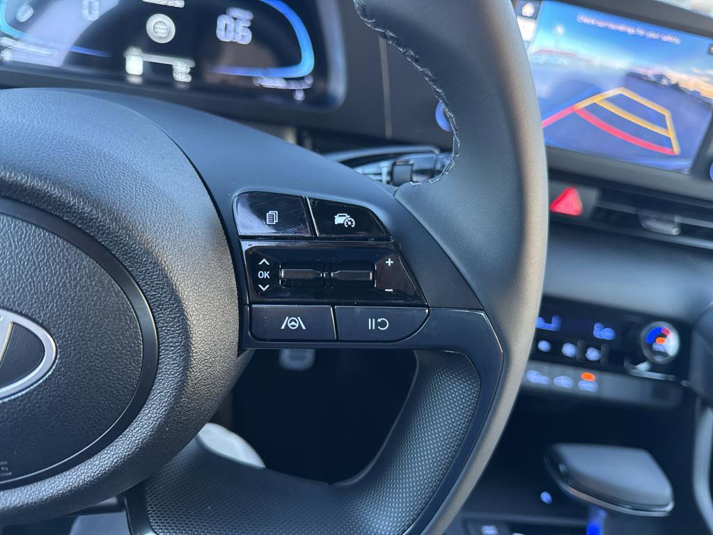 New 2025 Hyundai Elantra Sport image 12