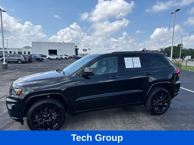 Used 2022 Jeep Grand Cherokee Laredo X AWD/4WD image 4