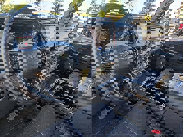 Used 2025 Ford F250 Platinum w/ FX4 Off-Road Package image 18