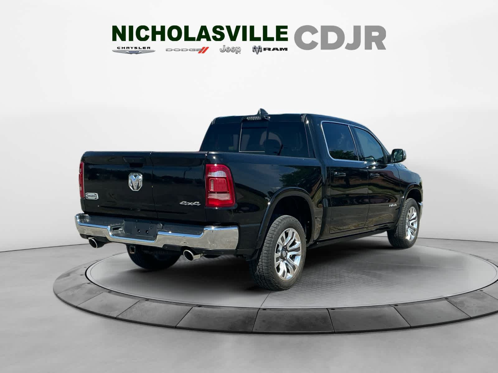 Used 2024 RAM 1500 Limited AWD/4WD image 5