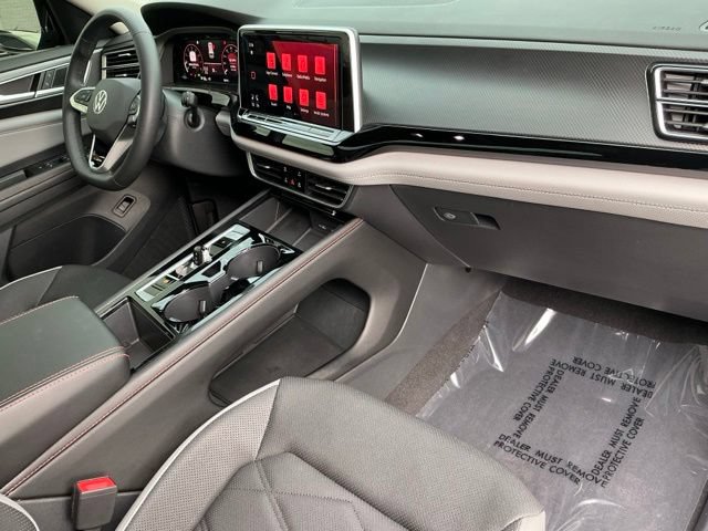 Used 2024 Volkswagen Atlas Peak Edition SE AWD/4WD image 25