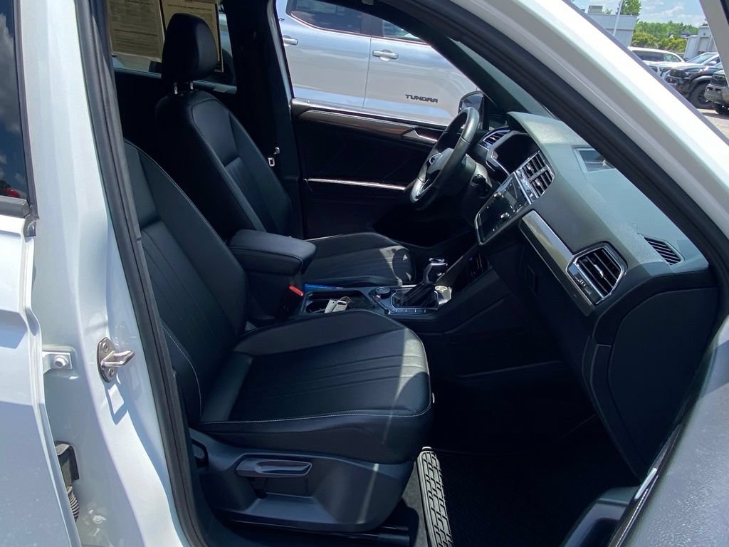 Used 2022 Volkswagen Tiguan SE R-Line AWD/4WD image 18
