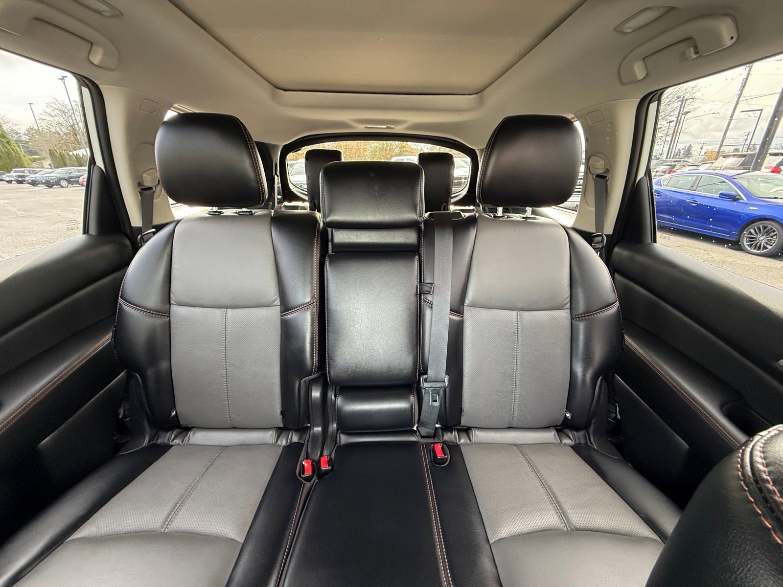 Used 2019 Nissan Pathfinder SL AWD/4WD image 23