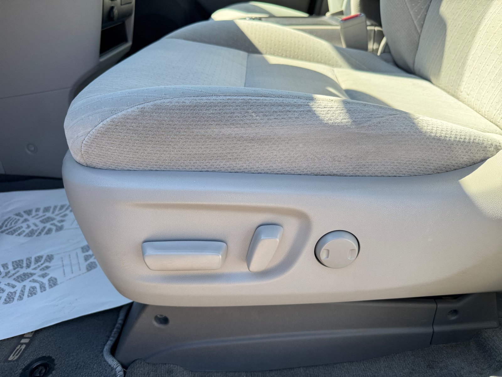 Used 2019 Toyota Sienna LE w/ LE Preferred Package AWD/4WD image 17