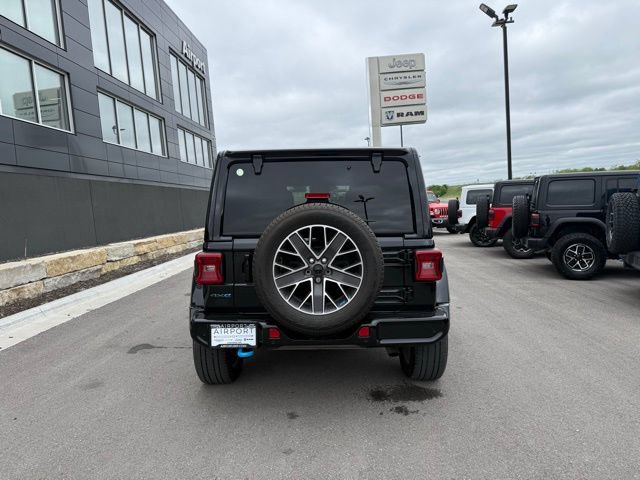 Used 2023 Jeep Wrangler Unlimited Sahara AWD/4WD image 4