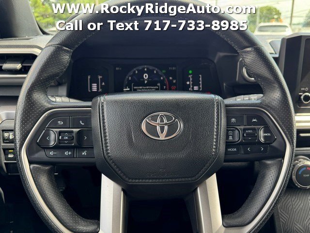 Used 2025 Toyota 4Runner SR5 AWD/4WD image 24