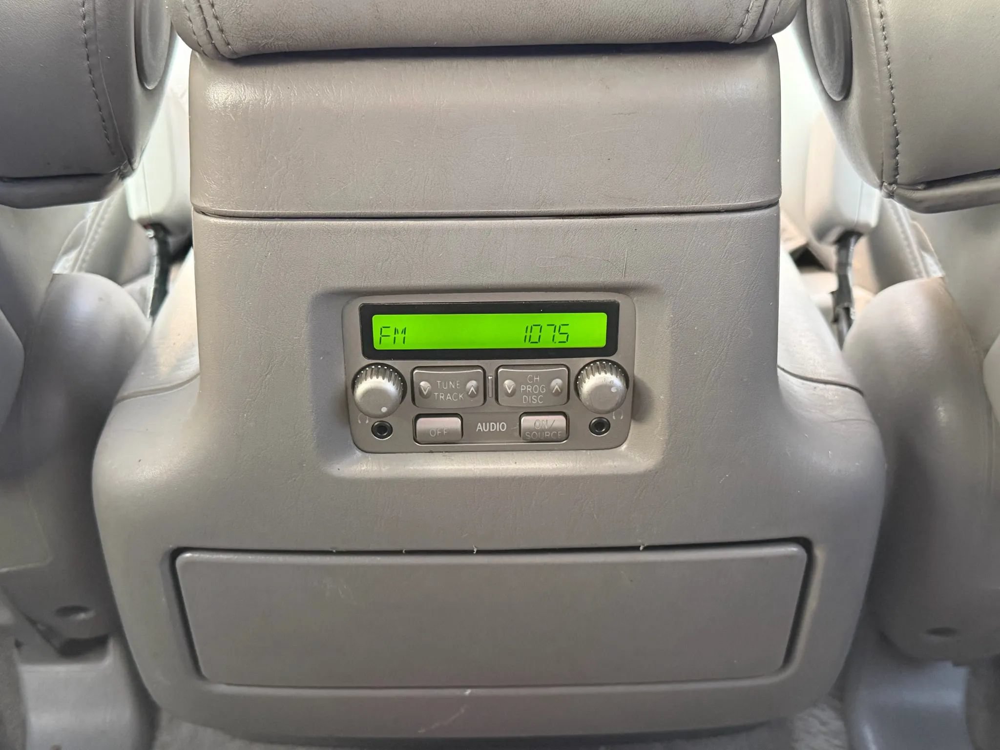 Used 2005 Toyota Land Cruiser AWD/4WD image 40