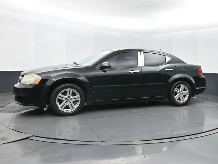 Used 2013 Dodge Avenger SXT image 5