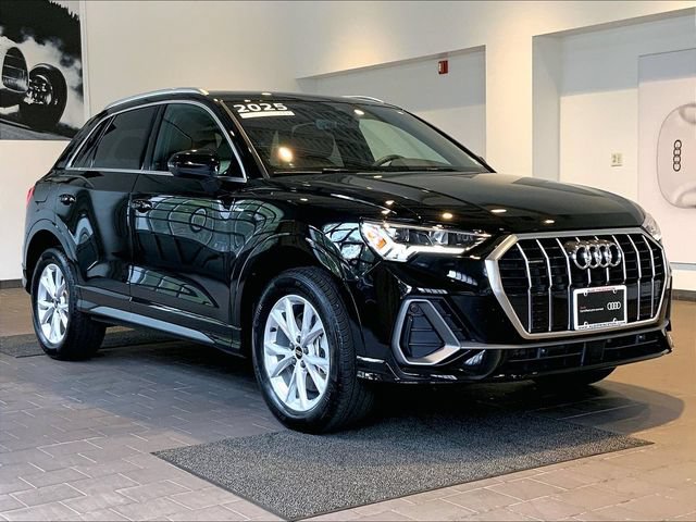Certified 2025 Audi Q3 2.0T Premium w/ Convenience Package