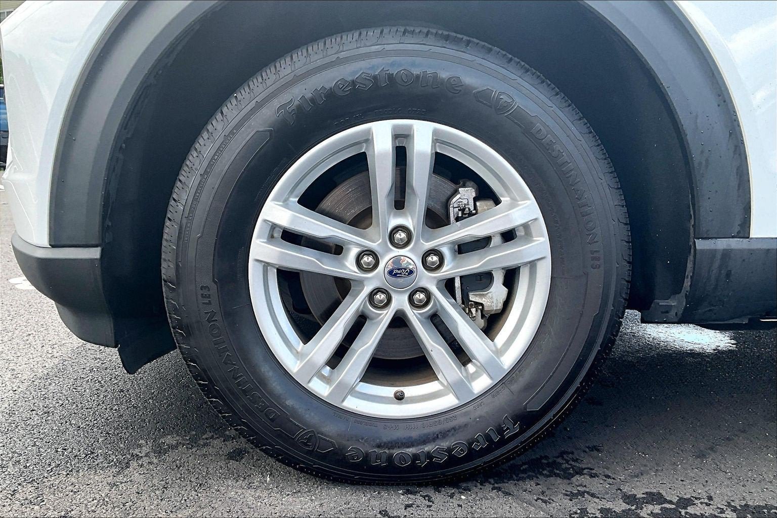 Used 2023 Ford Explorer XLT AWD/4WD image 8