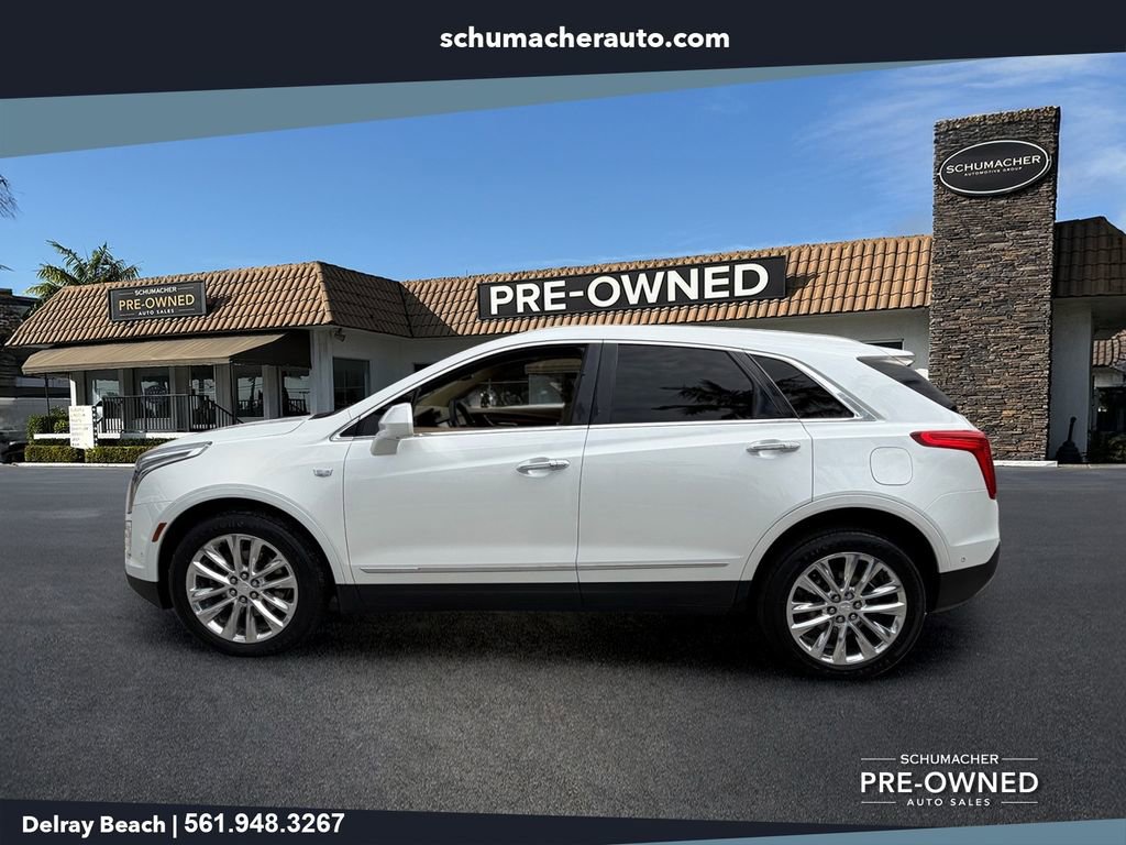 Used 2017 Cadillac XT5 Platinum w/ Driver Assist Package AWD/4WD image 4