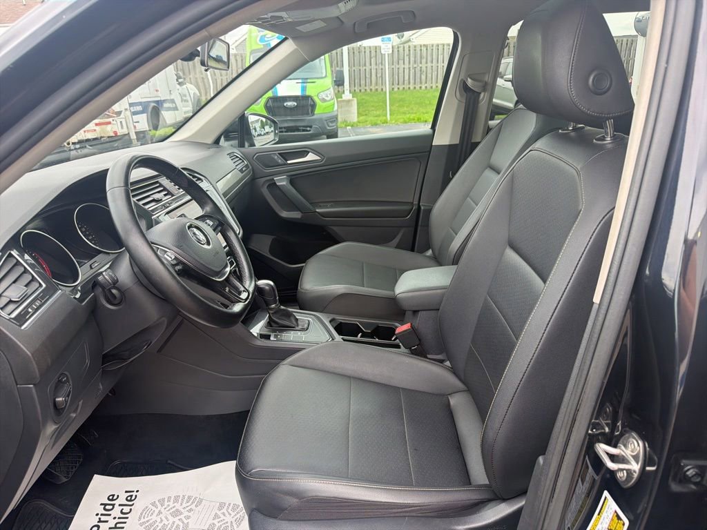 Used 2019 Volkswagen Tiguan SE w/ Panoramic Sunroof Package FWD image 22