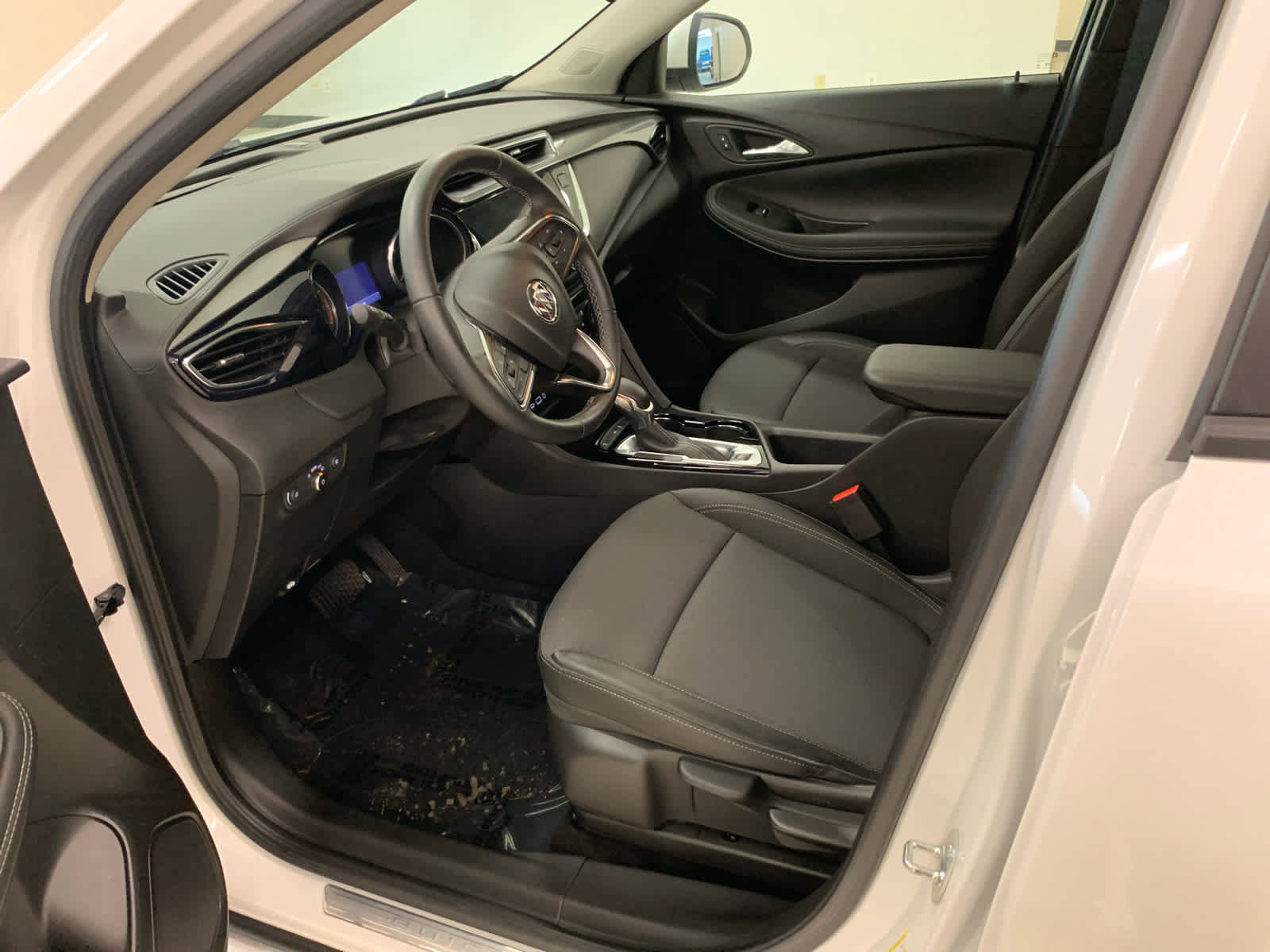 Used 2022 Buick Encore GX Preferred w/ Sport Touring Package FWD image 12