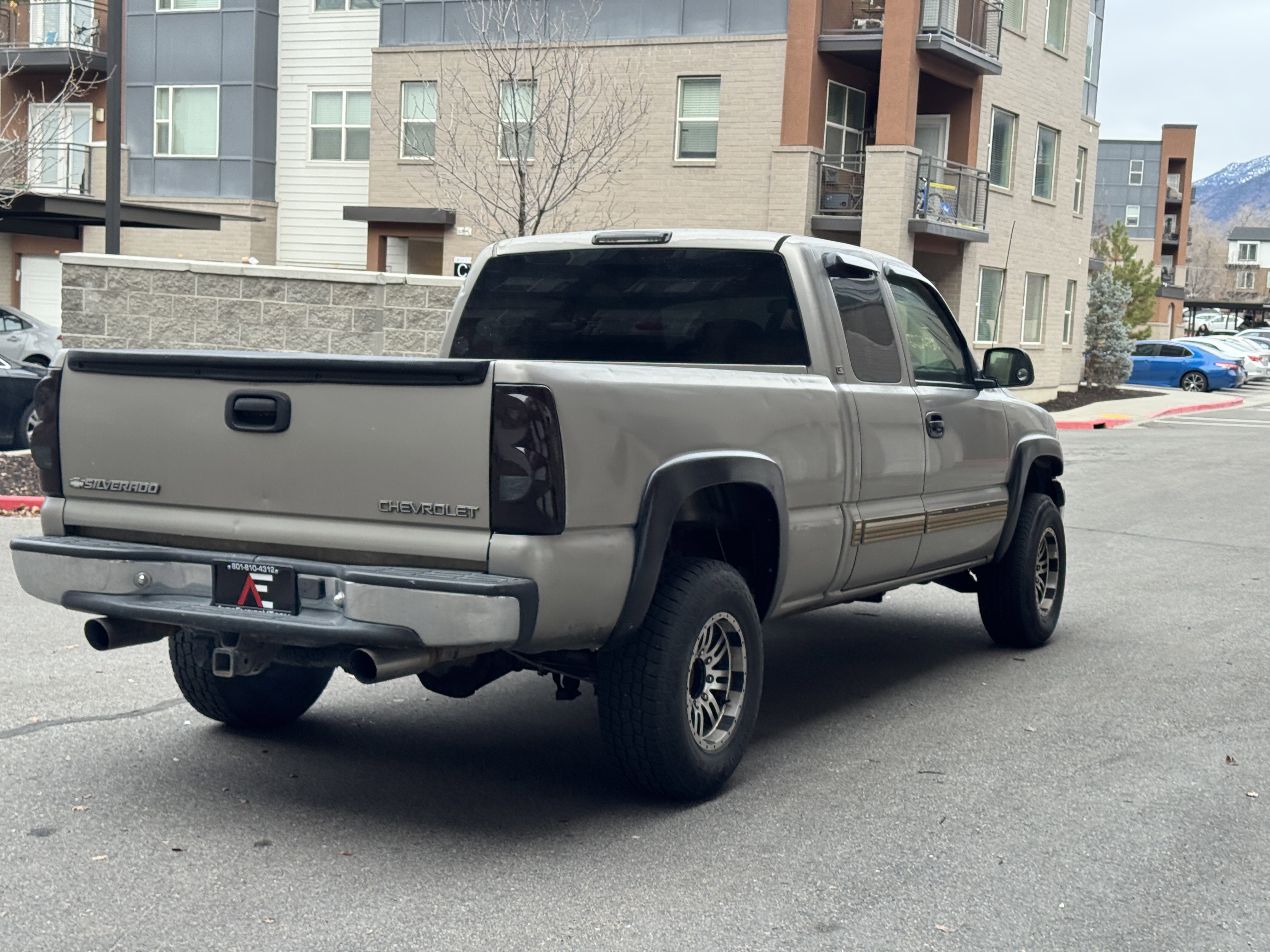 Used 2001 Chevrolet Silverado 2500 LS w/ Firm Ride Suspension Pkg image 9
