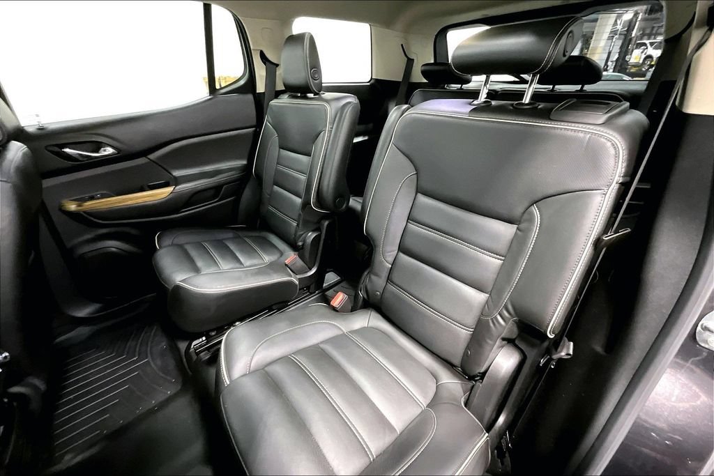 Used 2017 GMC Acadia Denali w/ Technology Package FWD image 32