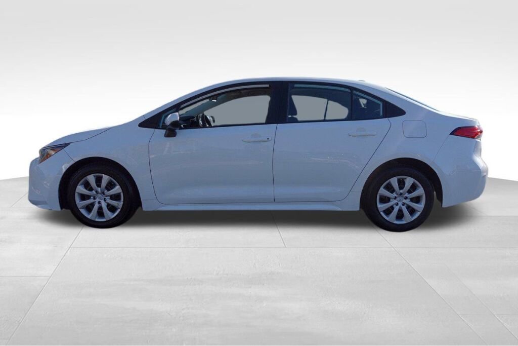 Used 2023 Toyota Corolla LE image 7