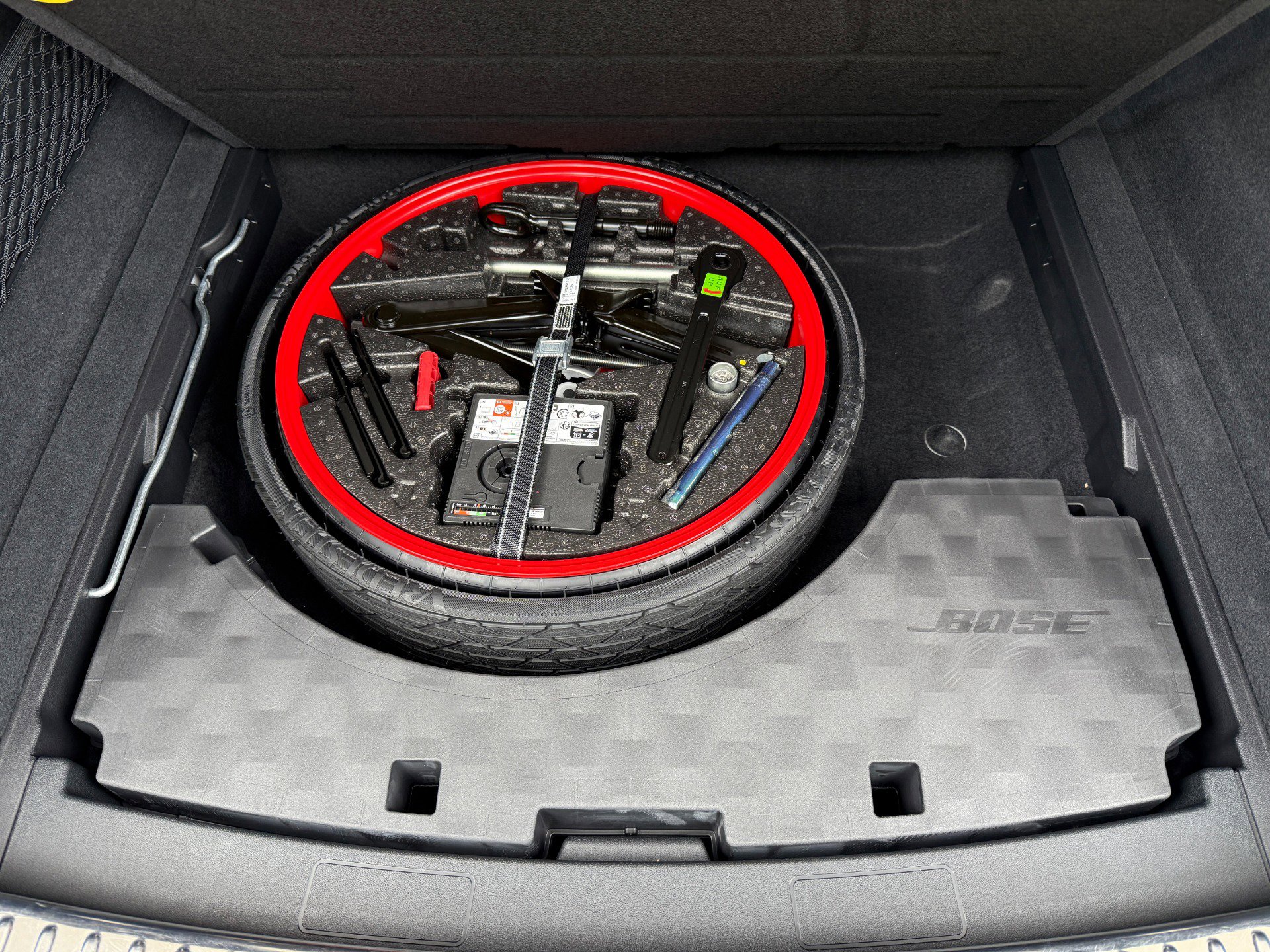 Used 2024 Porsche Cayenne S image 48