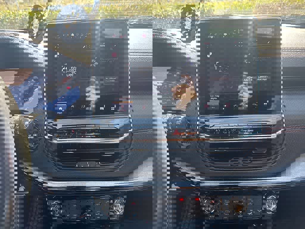 Used 2022 Jeep Compass Trailhawk w/ Trailhawk Convenience Group image 17