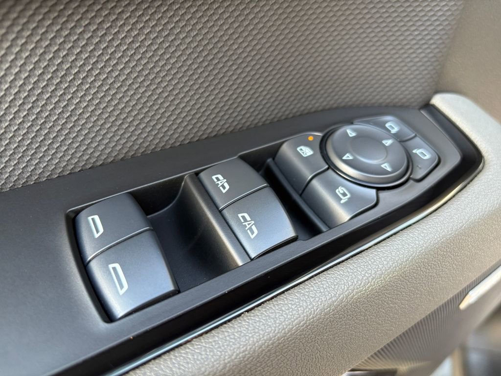 Used 2025 Chevrolet Silverado 1500 ZR2 w/ Technology Package image 16