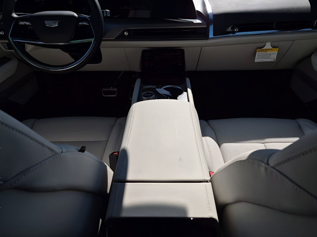 New 2026 Cadillac Vistiq Luxury AWD/4WD image 24