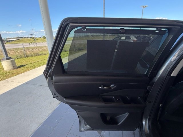 Used 2023 Nissan Pathfinder SL AWD/4WD image 22