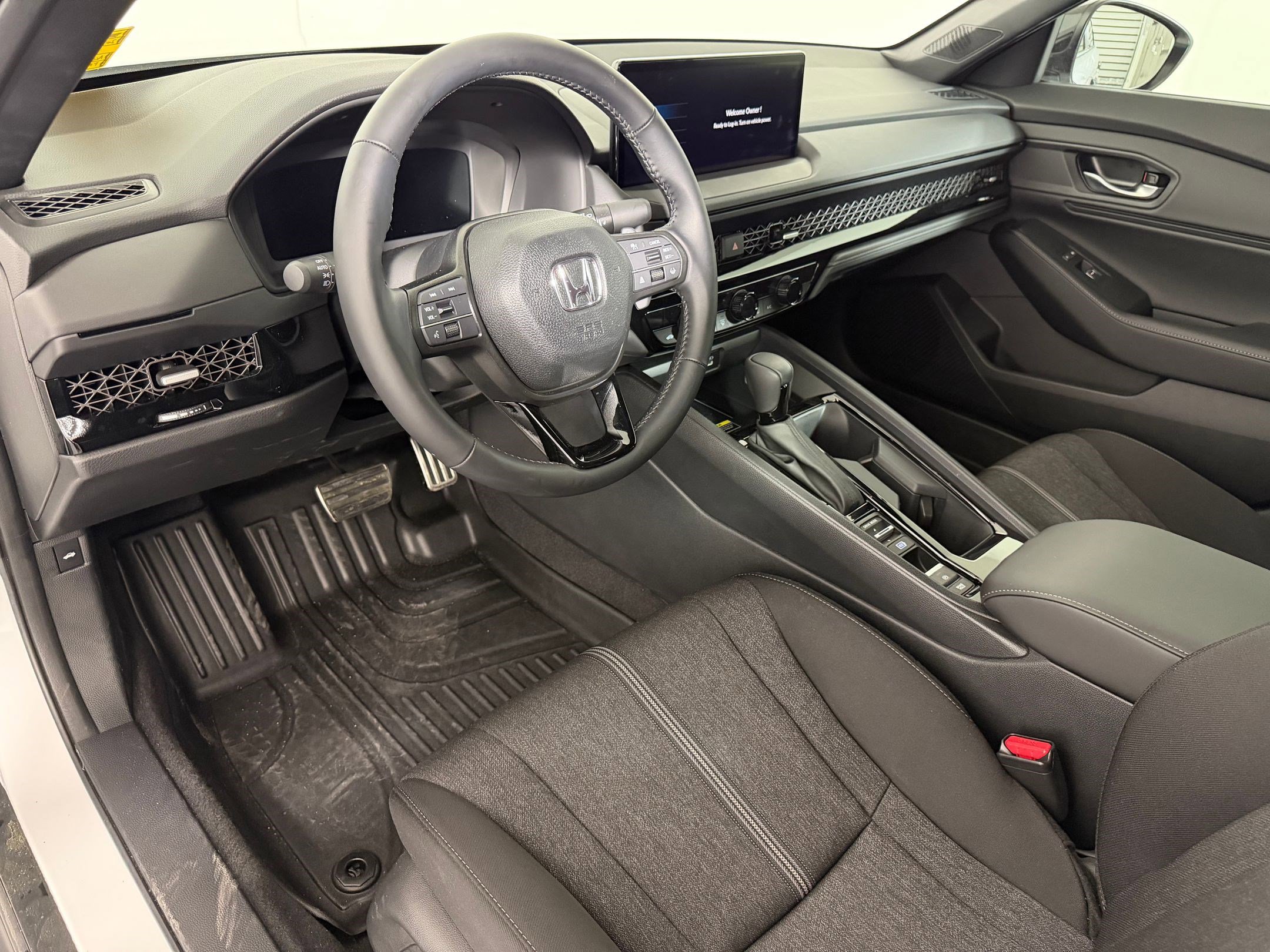 Certified 2025 Honda Accord Sport image 3