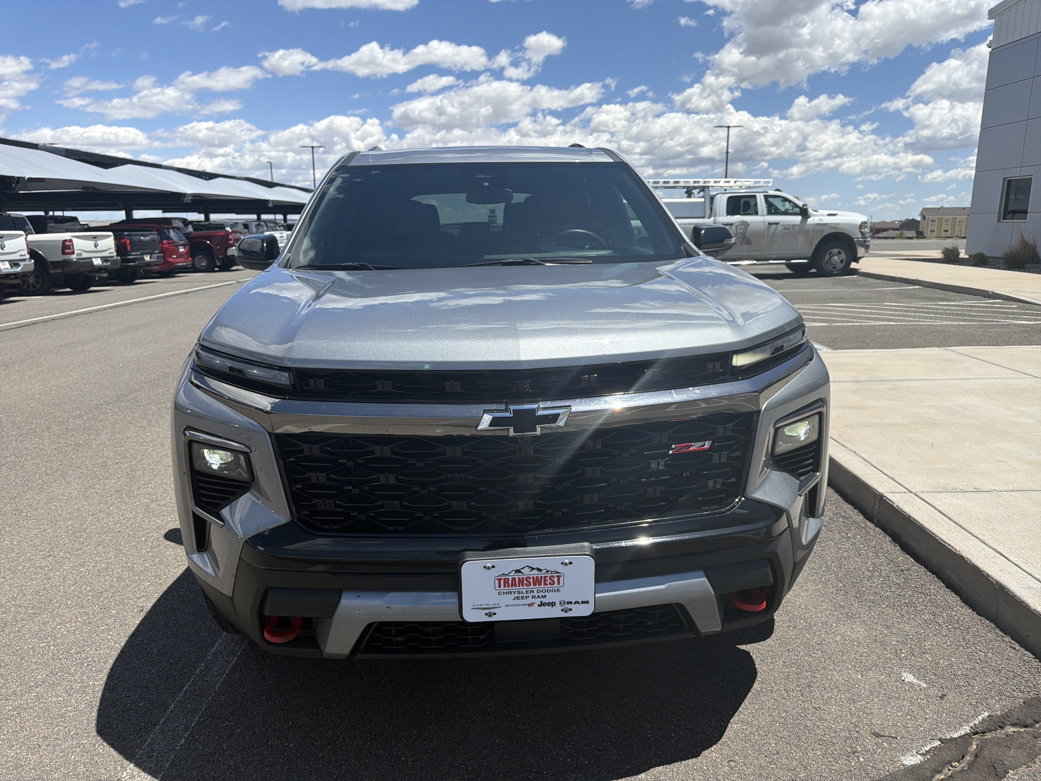 Used 2025 Chevrolet Traverse Z71 AWD/4WD image 3