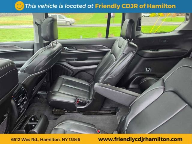 Used 2023 Jeep Grand Cherokee Limited w/ Trailer Tow Prep Group (B) AWD/4WD image 9