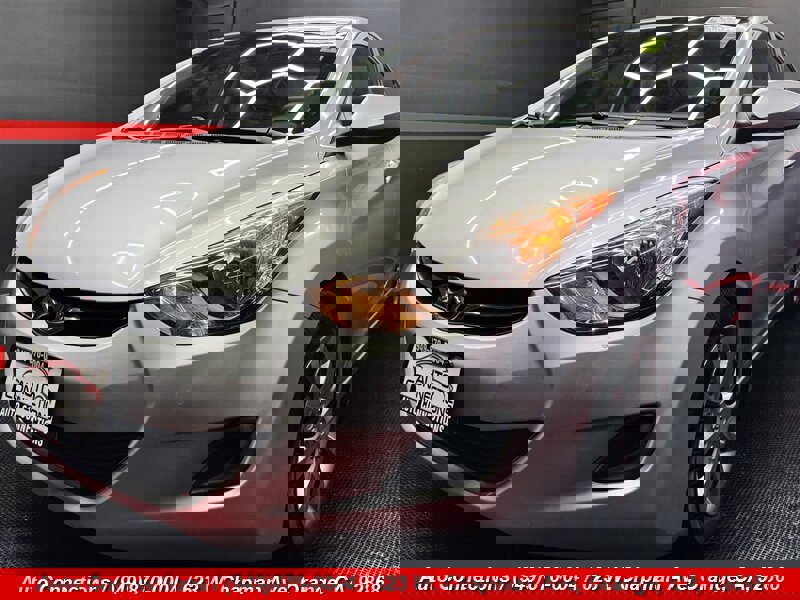 Used 2012 Hyundai Elantra GLS image 23