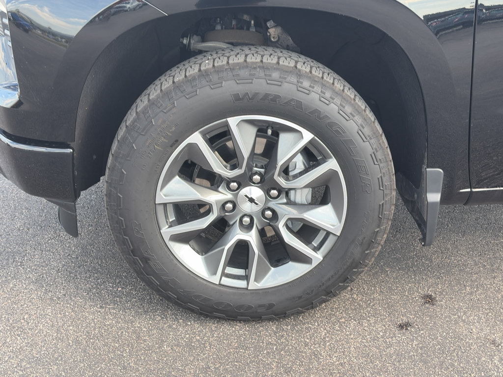 Certified 2025 Chevrolet Silverado 1500 RST AWD/4WD image 31