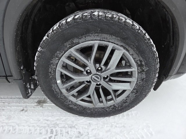 Used 2022 Nissan Rogue S image 57