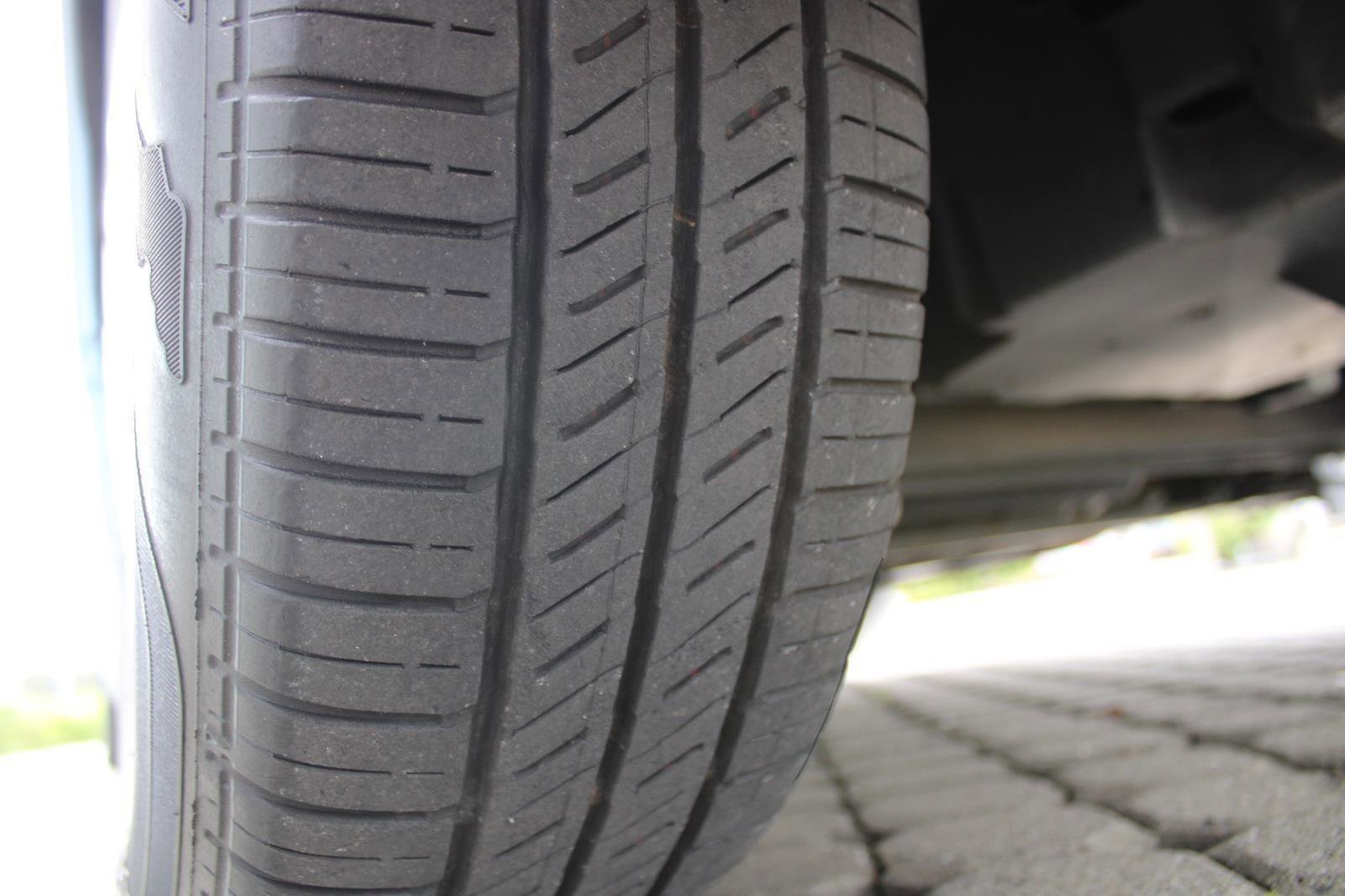 Used 2015 Toyota Prius Prime Advanced image 13