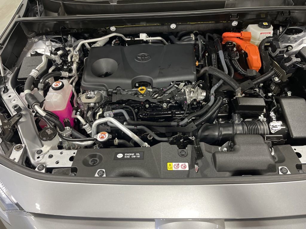 Used 2023 Toyota RAV4 SE w/ Weather & Moonroof Package image 32