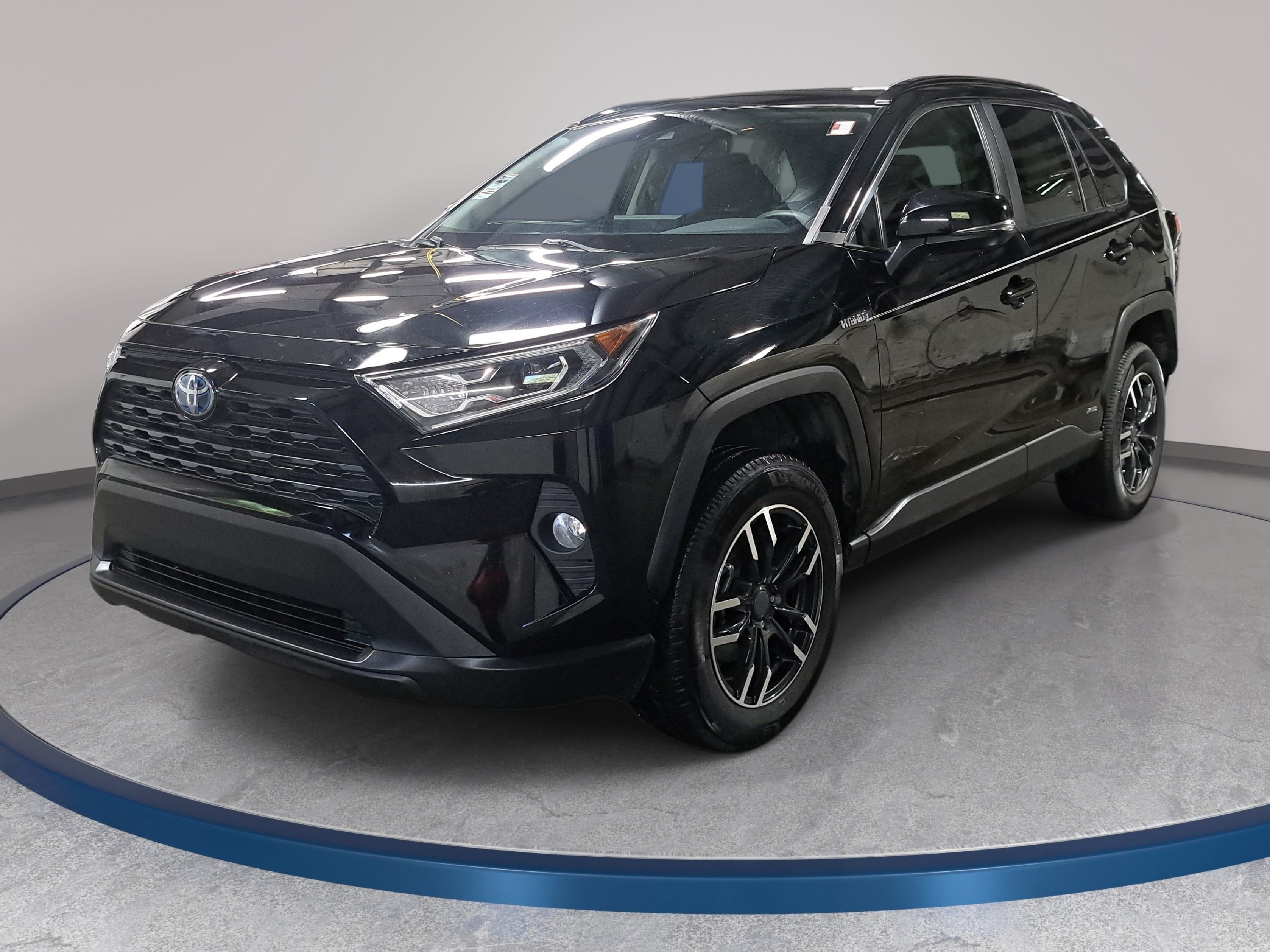 Used 2019 Toyota RAV4 XLE AWD/4WD image 1