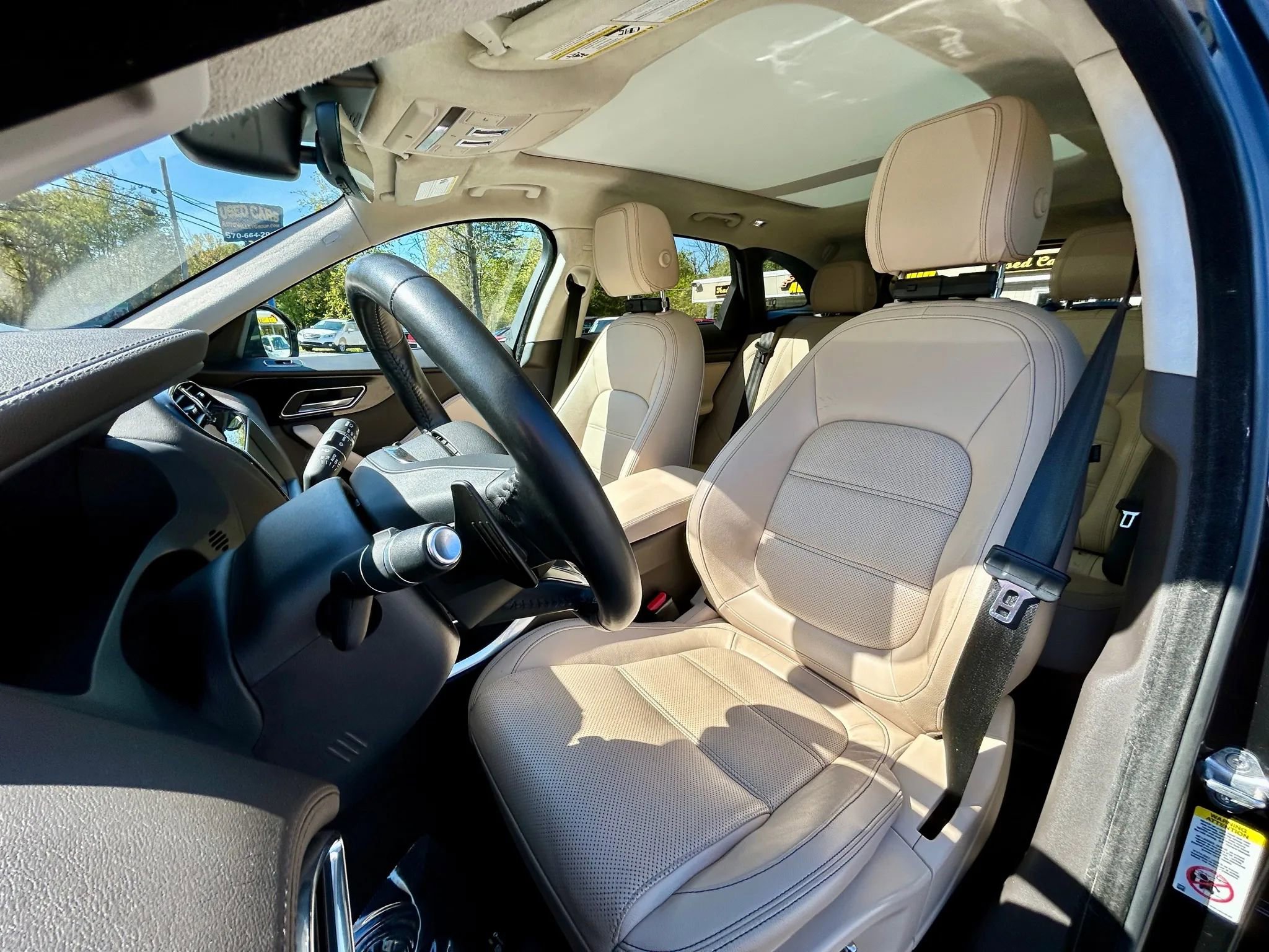 Used 2020 Jaguar F-PACE Prestige image 12