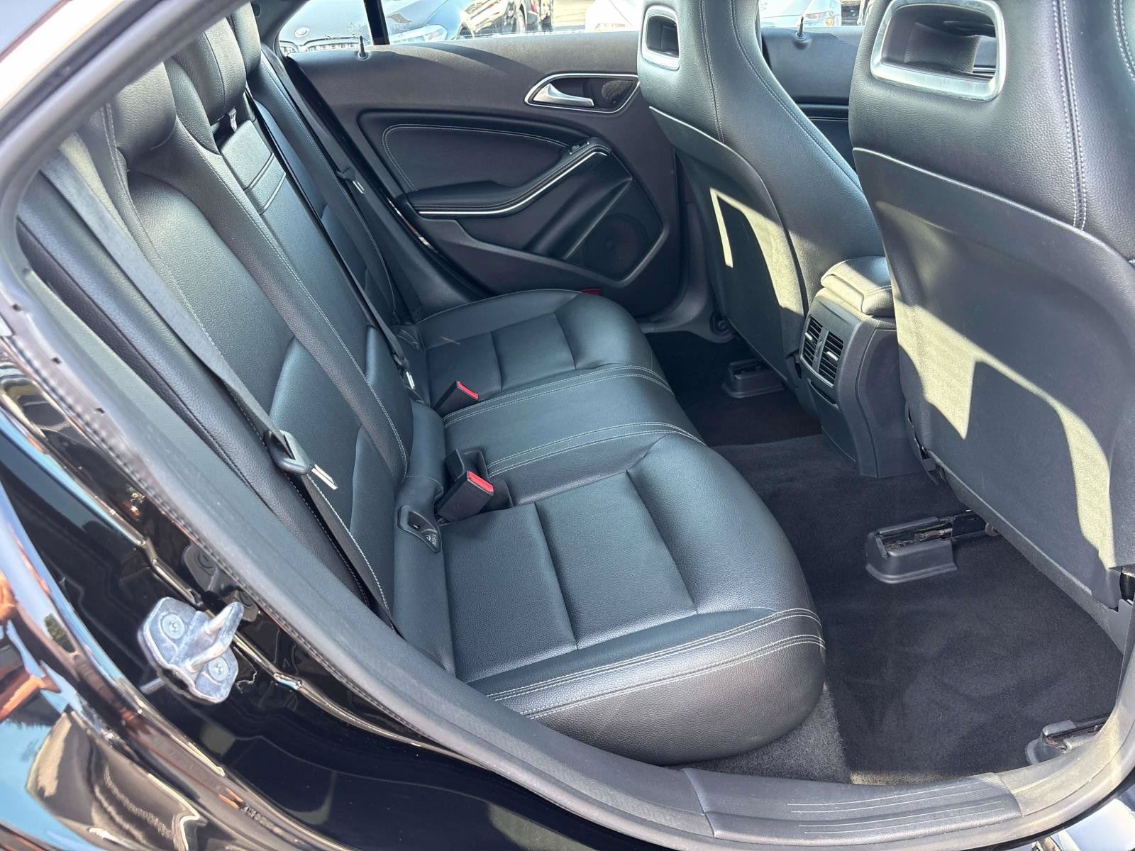 Used 2018 Mercedes-Benz CLA 250 4MATIC image 13