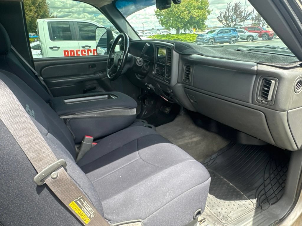 Used 2005 Chevrolet Silverado 2500 LS AWD/4WD image 28