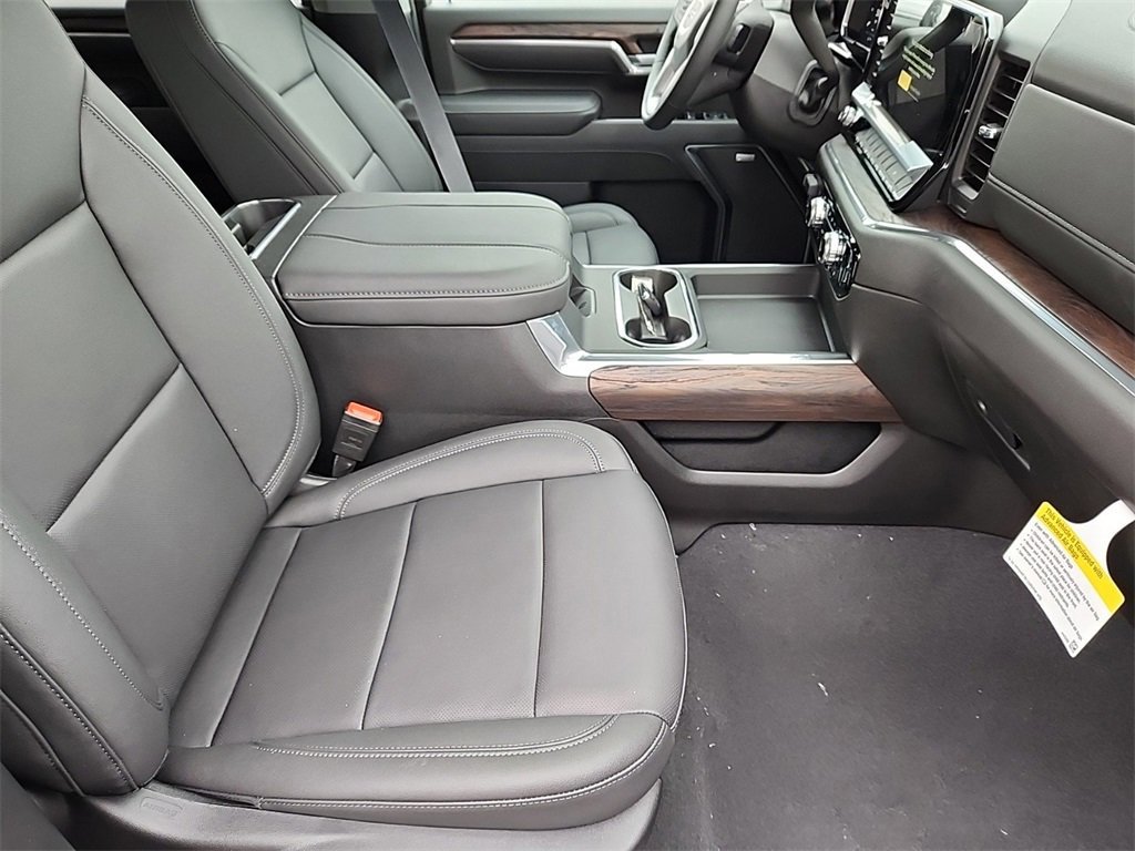 New 2025 GMC Sierra 2500 SLT w/ SLT Premium Package image 10