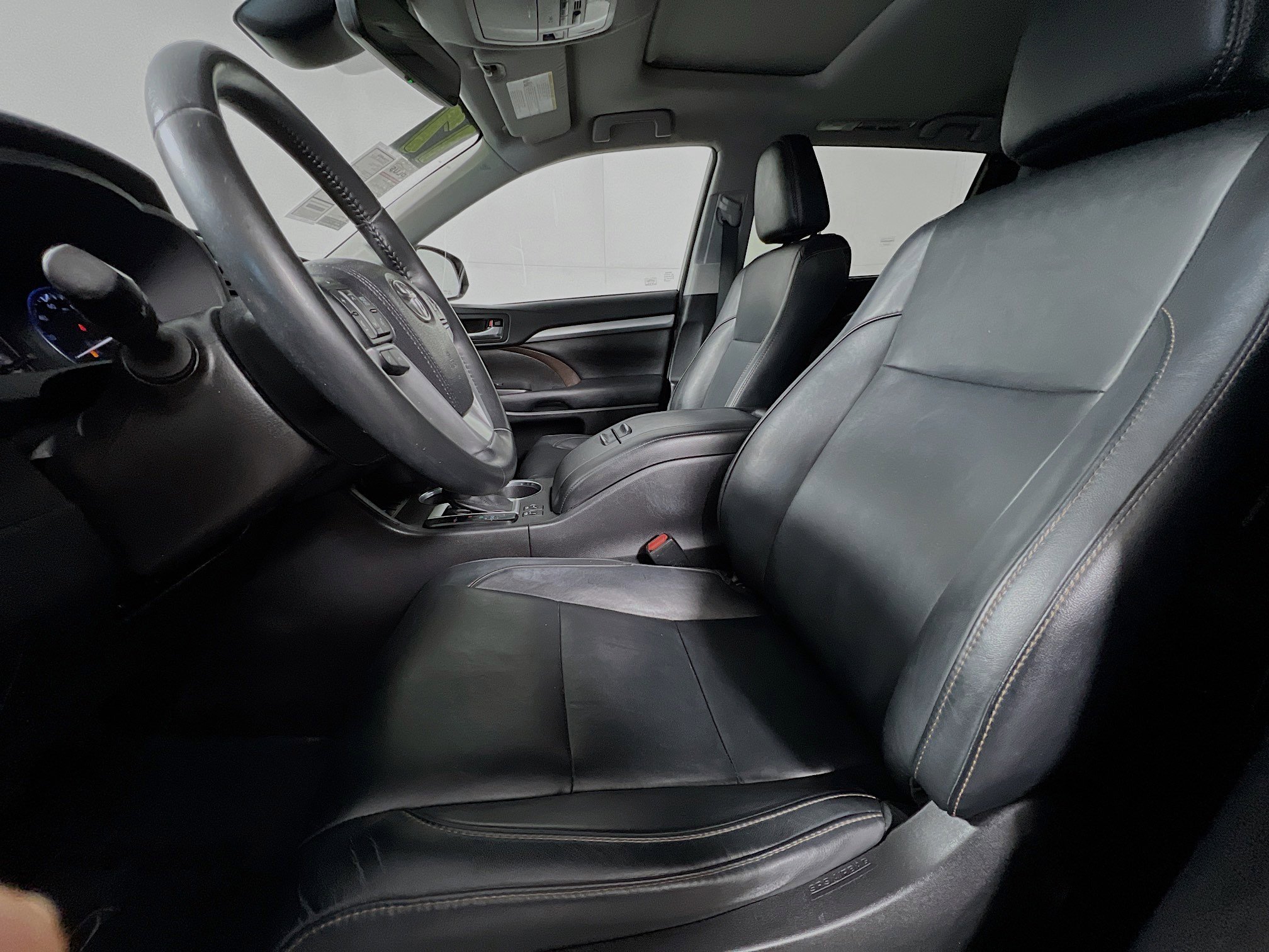 Used 2017 Toyota Highlander XLE image 15