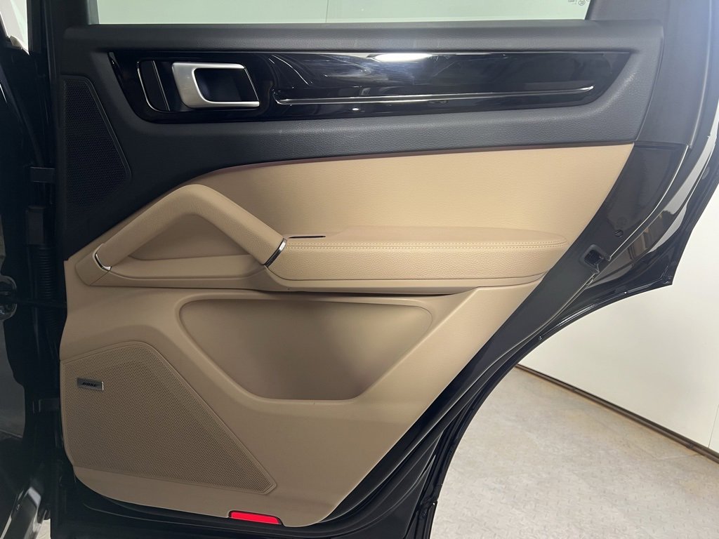 Certified 2022 Porsche Cayenne image 28