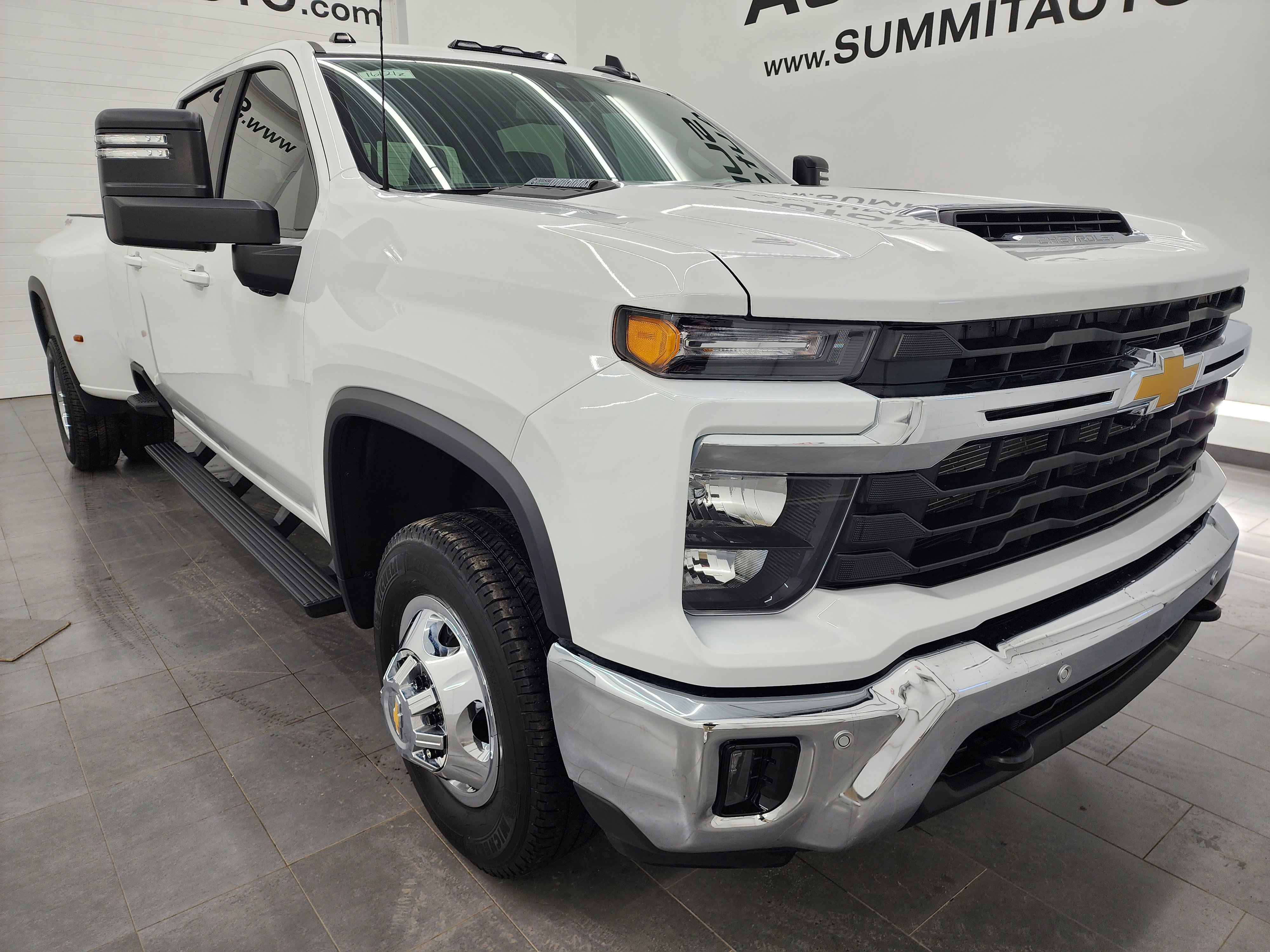 Used 2025 Chevrolet Silverado 3500 LT w/ All Star Edition image 2