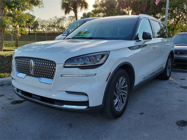 Certified 2023 Lincoln Aviator 2WD image 3