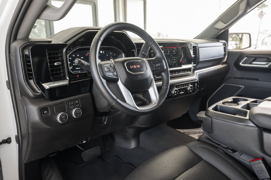 Used 2026 GMC Sierra 1500 SLT RWD image 20