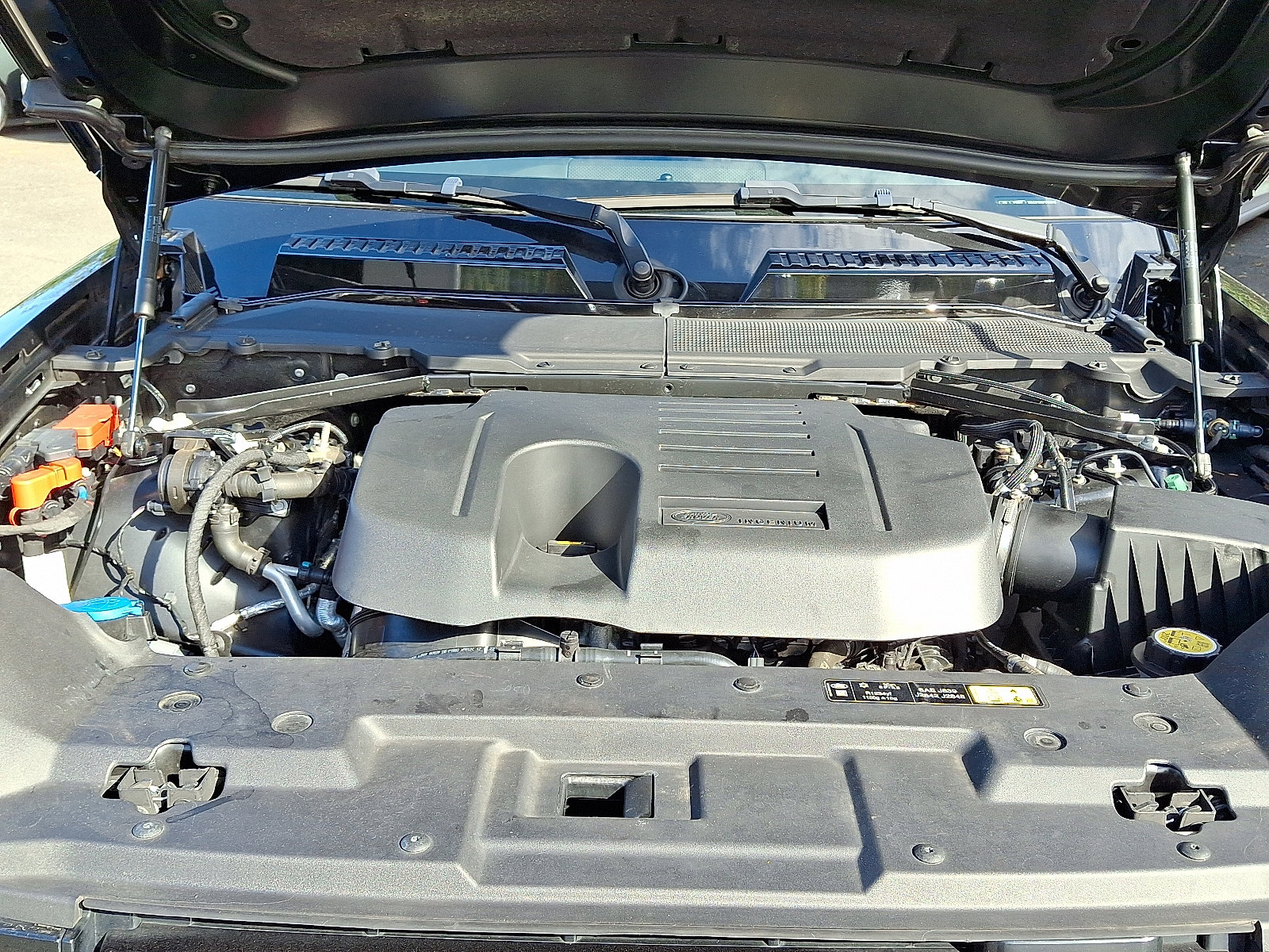 Used 2023 Land Rover Defender 130 X-Dynamic SE image 27