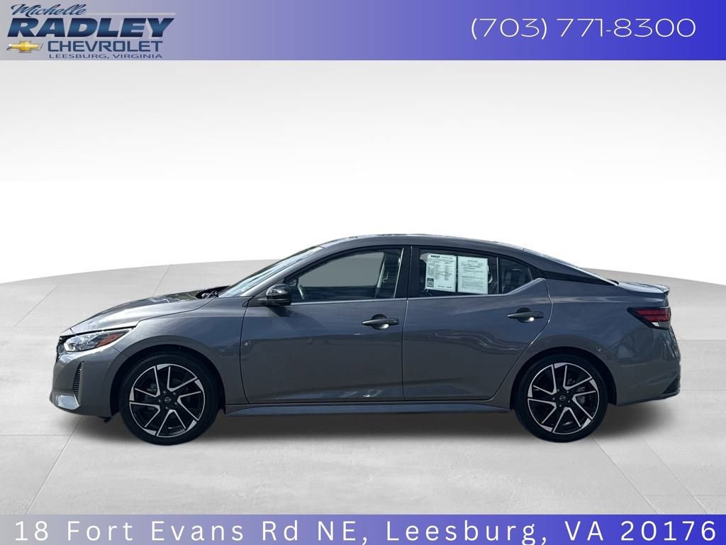 Used 2024 Nissan Sentra SR w/ SR Premium Package image 2