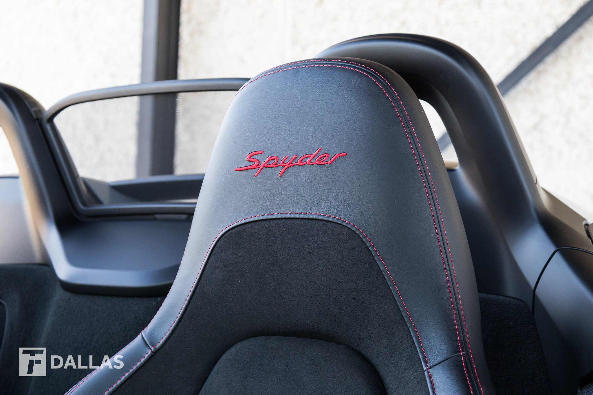 Used 2022 Porsche 718 Boxster Spyder RWD image 25