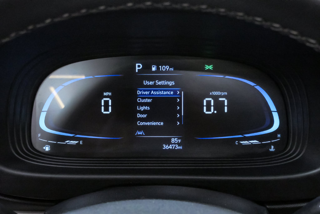 Certified 2024 Hyundai Venue SEL FWD image 22