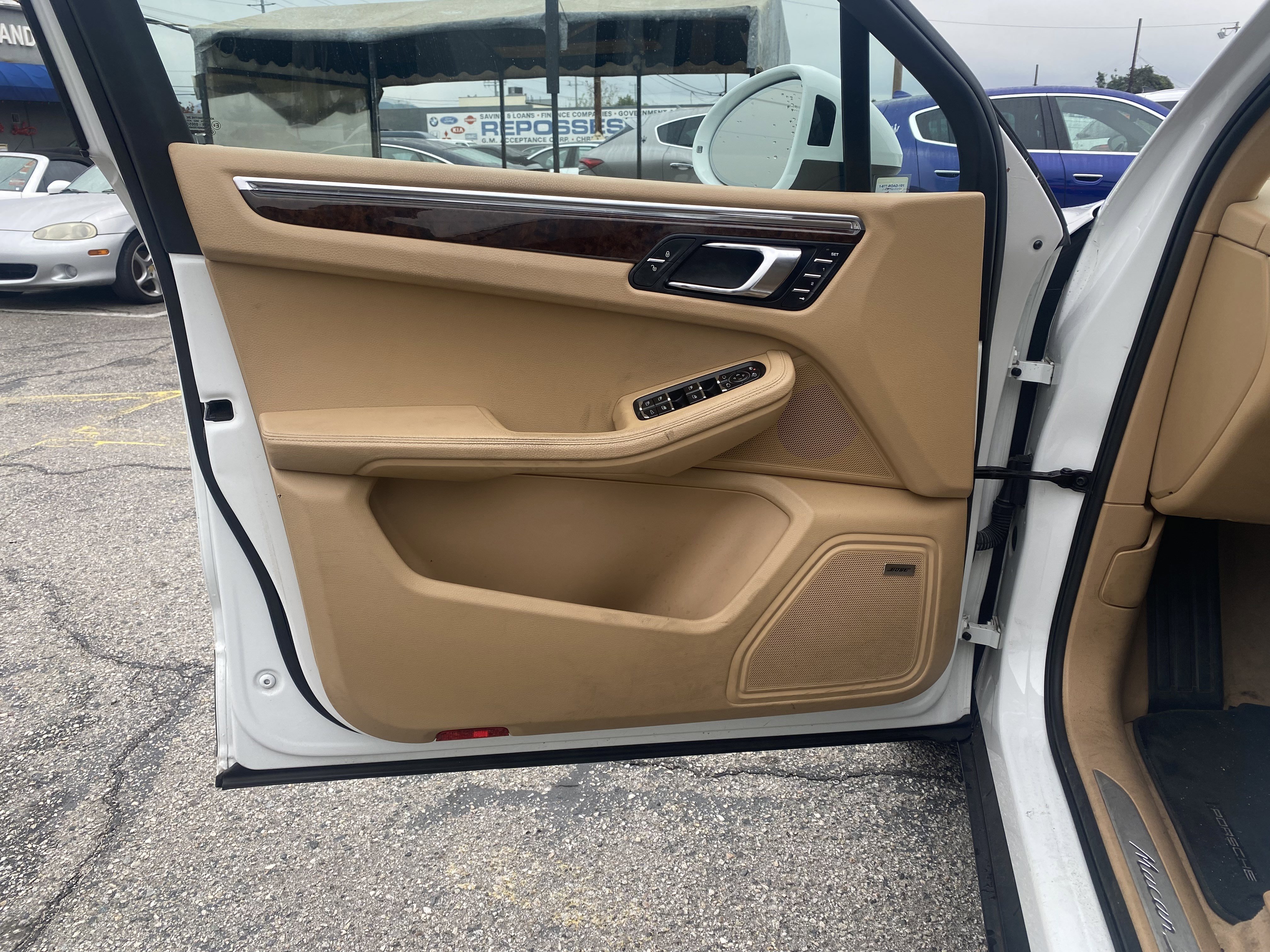 Used 2015 Porsche Macan S w/ Premium Package Plus image 15