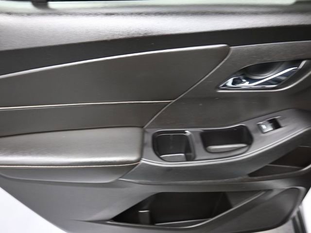 Used 2019 Chevrolet Traverse RS FWD image 19